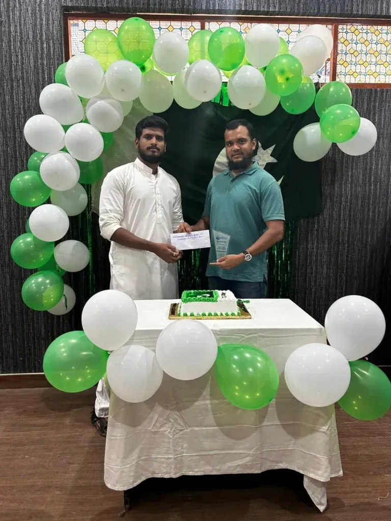Envelope handover in front of the Pakistan flag, Sherdil Independence Day 2023