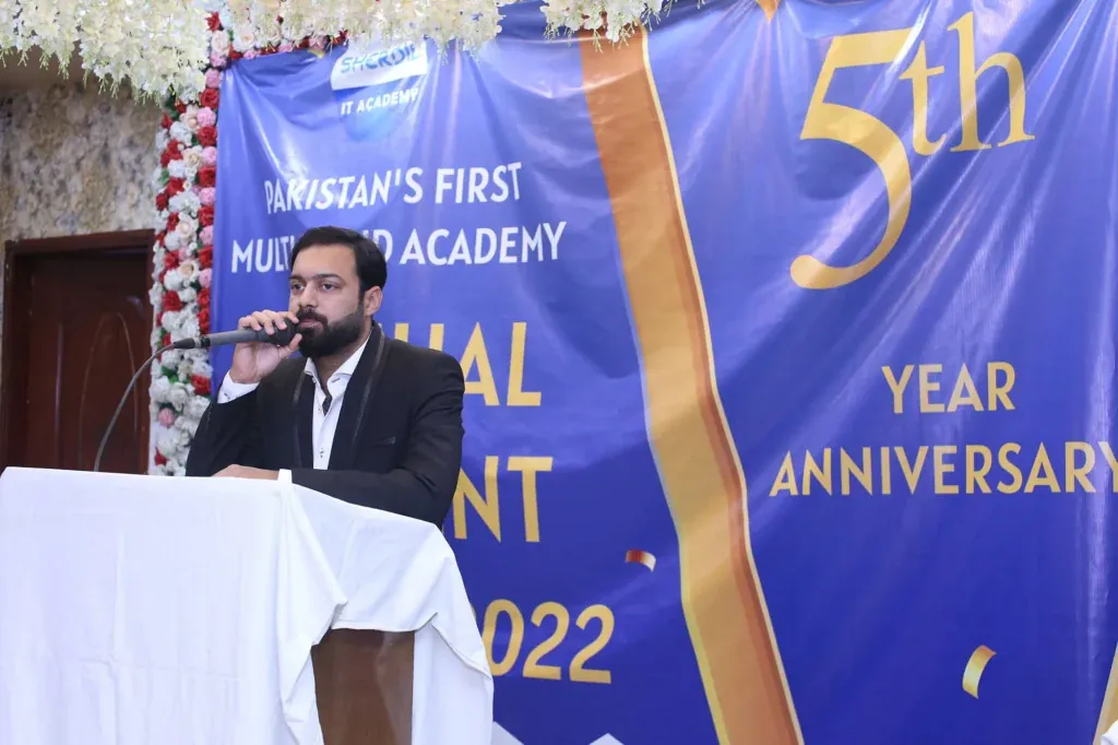 Speaker at the podium, Sherdil Annual Students Meetup 2022