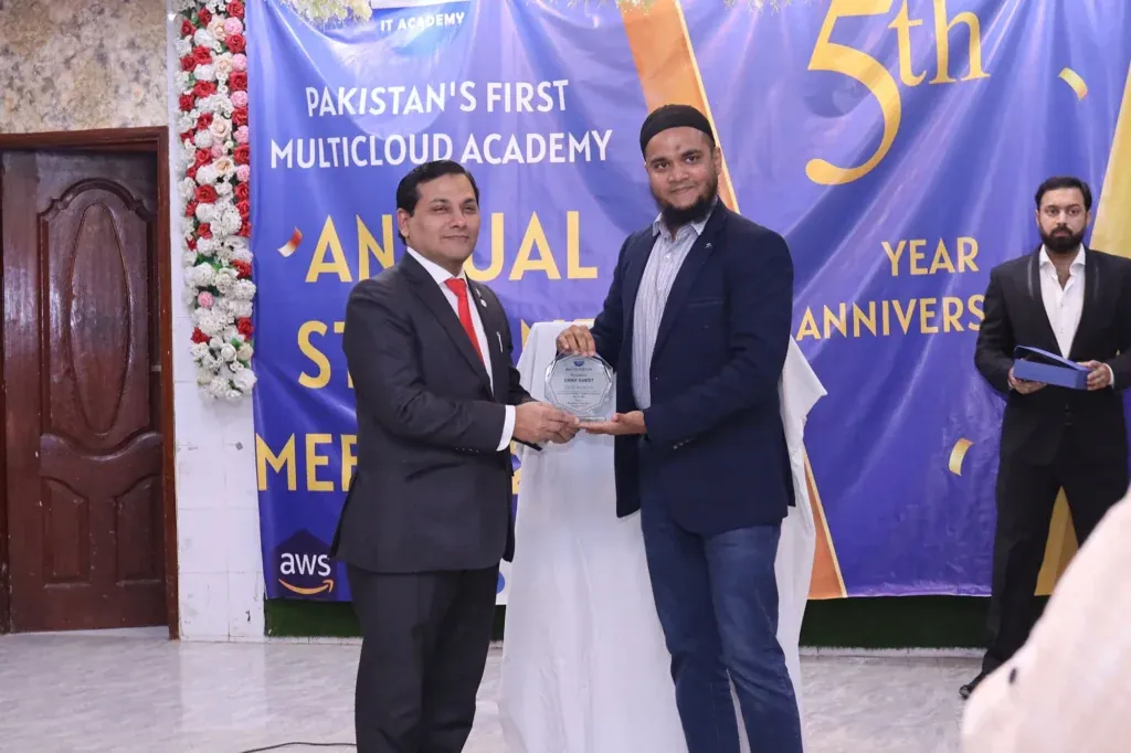 Award handover on stage, Sherdil Annual Students Meetup 2022