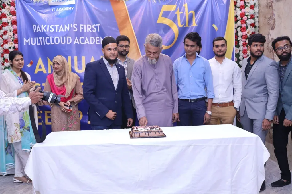 Cake cutting at the Sherdil Annual Students Meetup 2022