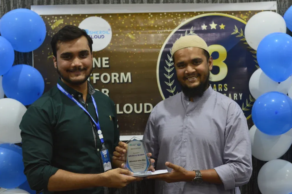 Award presented to a team member, Sherdil Award Distribution Ceremony 2022