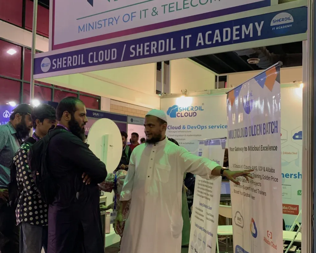 Sherdil team member presenting at the Sherdil Cloud and Sherdil IT Academy booth, ITCN Asia 2025 Karachi