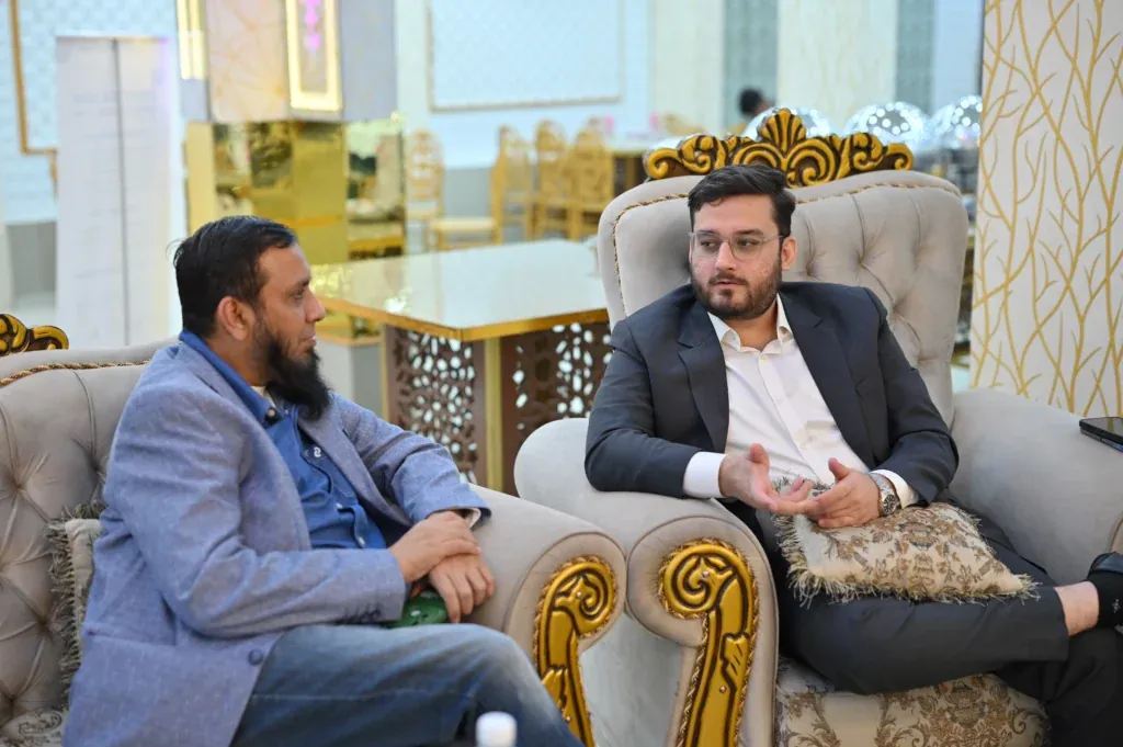Two guests seated on sofas at the Sherdil Annual Students Meetup 2025